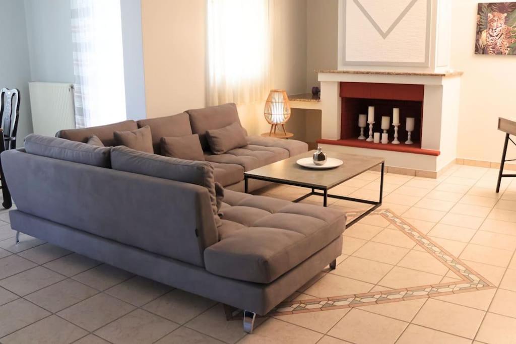 Fina'S House Villa Corinth Bagian luar foto